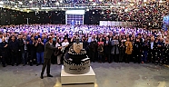 Mercedes-Benz Türk 50. yılını tüm çalışanları ile coşkuyla kutladı  