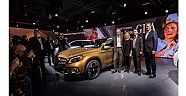 Mercedes-Benz yeni modelleri 2017 Detroit Otomobil Fuarı’nda sahnede..