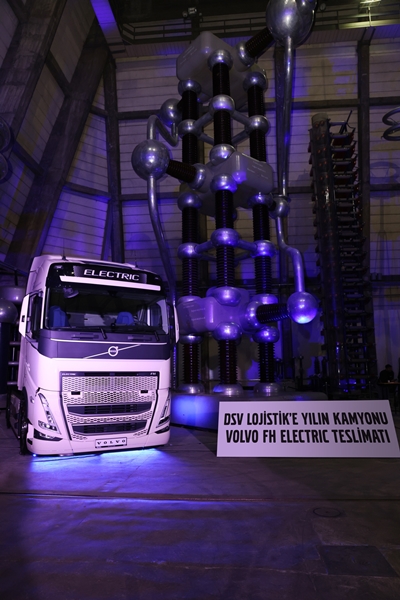 dsv lojistitiğe yılın kamyonu 