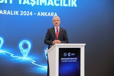bakan abdulkadir uraloğlu konuşma gerçekleştiriyor