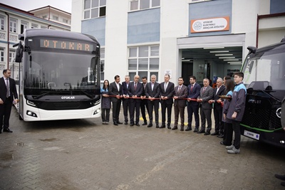 otokar otobüsü önünde otokar yöneticileri ile, otokar ile güçlü yarınlar projesi tören 