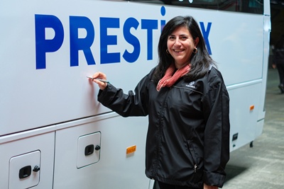 evren güzel temsa prestij otobüs önünde