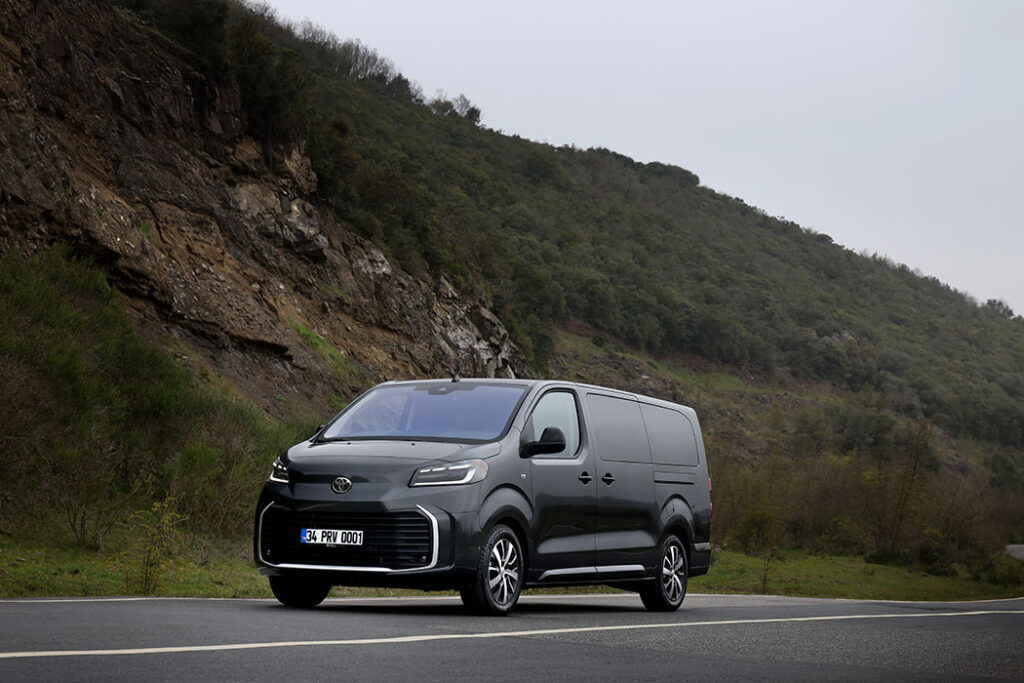 toyota proace verso araç görseli