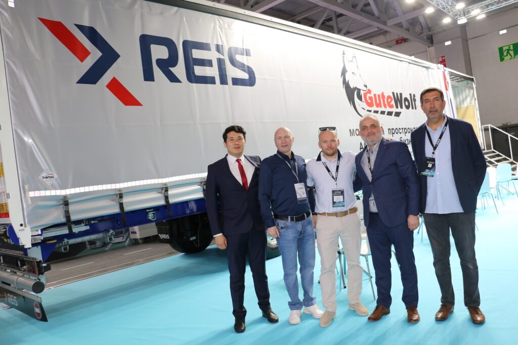 reis treyler comvex rusya
